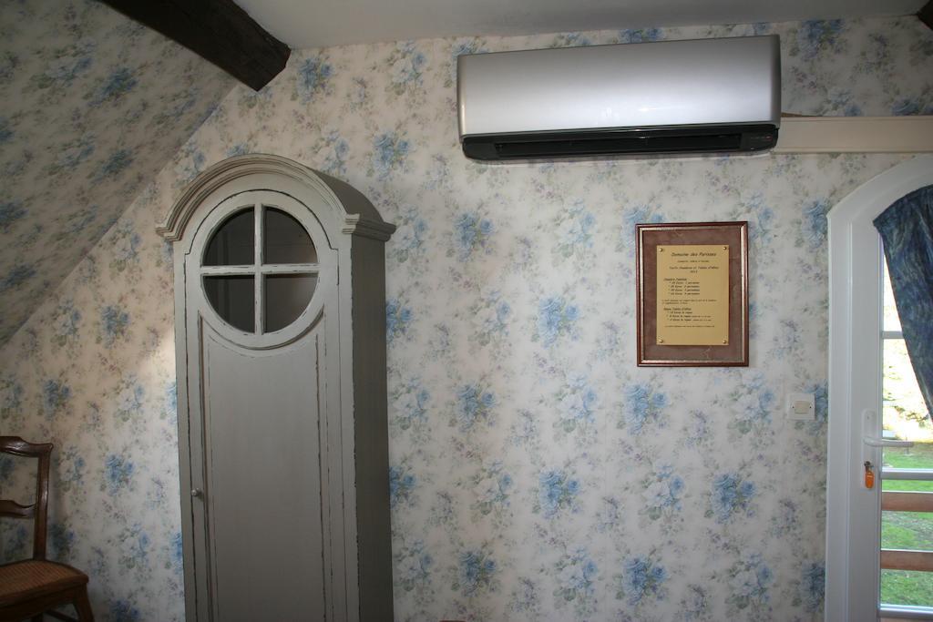 Domaine Des Parisses - Chambres D'Hotes Gennetines Zimmer foto